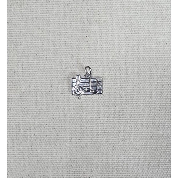 Vintage Wells Sterling Music Pendant – Treble Clef & Notes – Silver – 5/8” x 1/2 - Picture 3 of 8